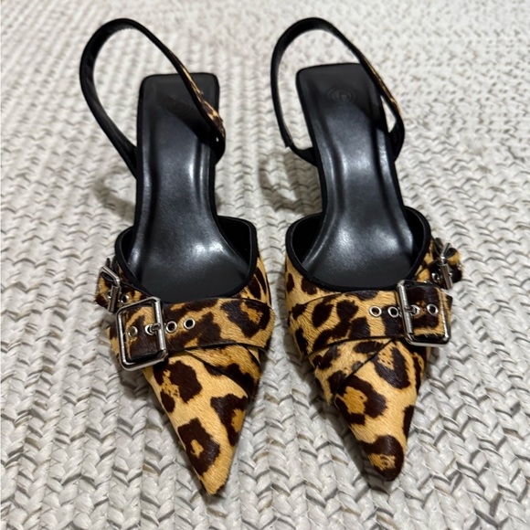 NEW Urban Outfitters Leopard Buckle Slingback Kitten Heels - Picture 9 of 12